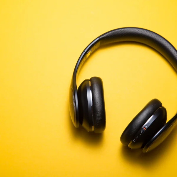 Wireless Noise-Canceling Headphones — Electronics at Gallen Shop